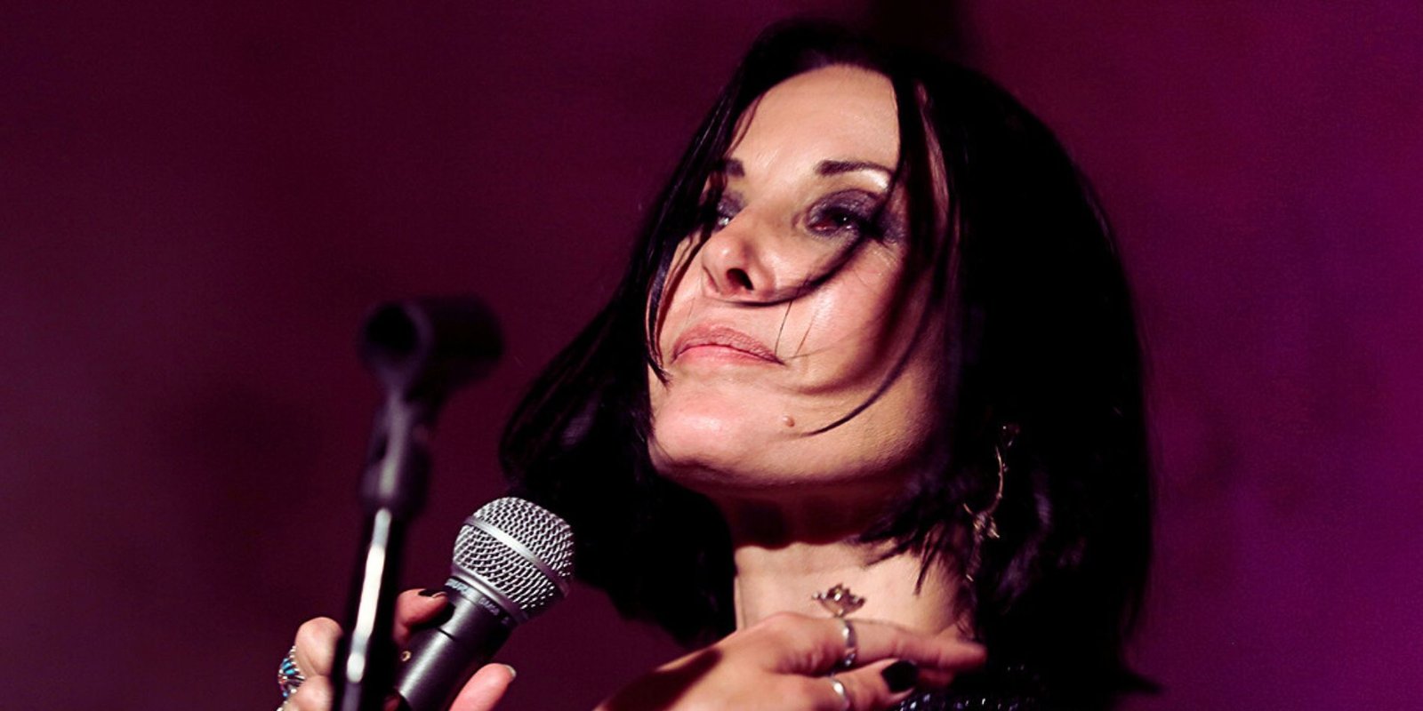 Jo Harrop face on in colour